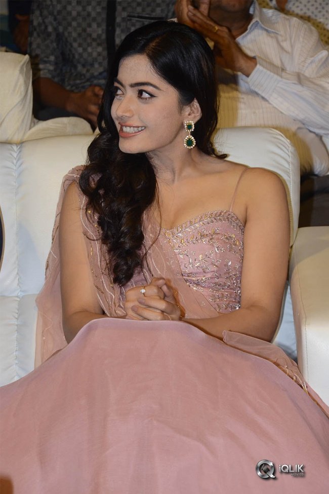 Rashmika-Mandanna-at-Geetha-Govindham-Audio-Event